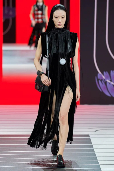 Look 49